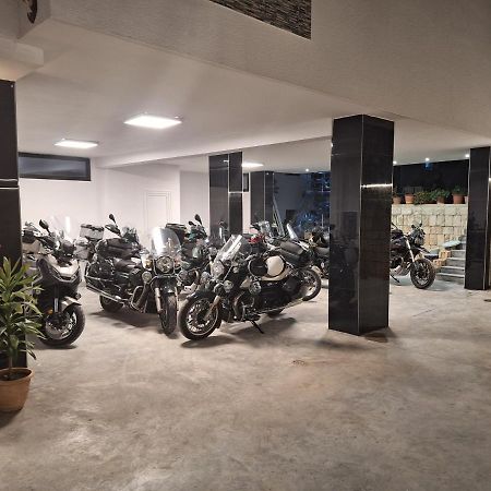 Hotel Qurku 2 Саранда Екстер'єр фото