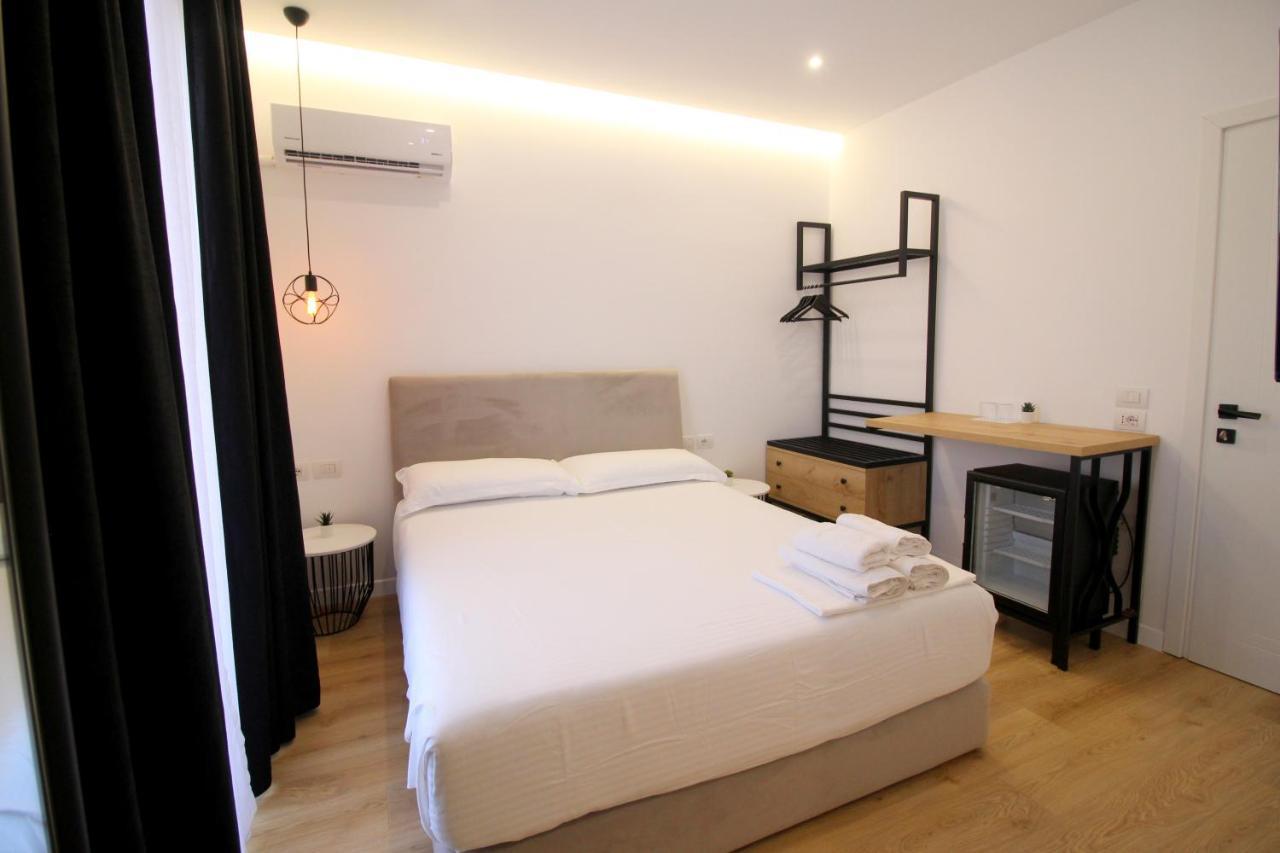 Hotel Qurku 2 Саранда Екстер'єр фото